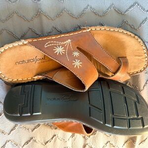 Natural Soul Tan Floral Sandals